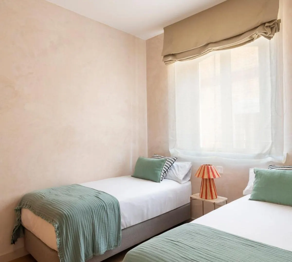 Calma Places - Om Home Triana Seville